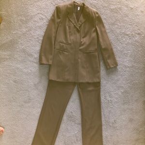 Not available til April

LadiesTan 2piece Pant Suit